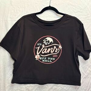 VANS Relaxed Crop T-Shirt. Black, Size Large. Logo in front NWOT.